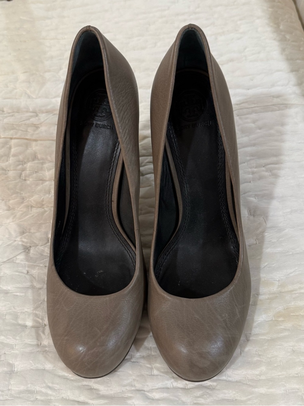 Tory Burch Taupe Round-Toe Leather Pumps